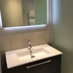 Felix With Sauna In Dom wakacyjny *
